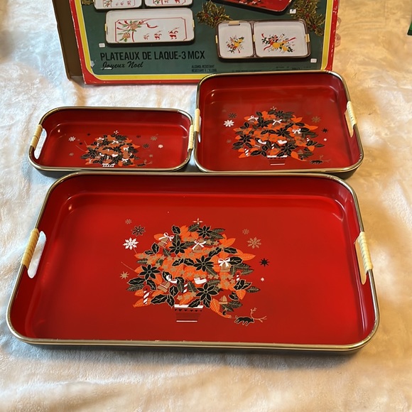 Vintage Lacquered Nesting Christmas Tray Set Of 3 - Red Green Gold Made In Japan